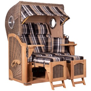 GarWoh Strandkorb Rantum Teak mit grau kariertem Dessin und Bullaugen.