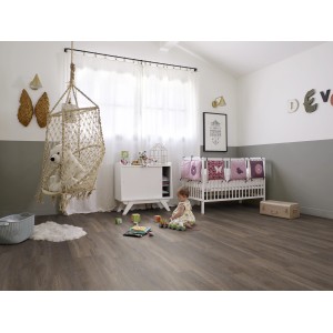 Verlegter Gerflor Vinylboden Senso Clic Premium Cleveland Dark im Kinderzimmer.