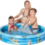 Happy People Paw Patrol Planschbecken mit Kindern und Mutter im Garten.