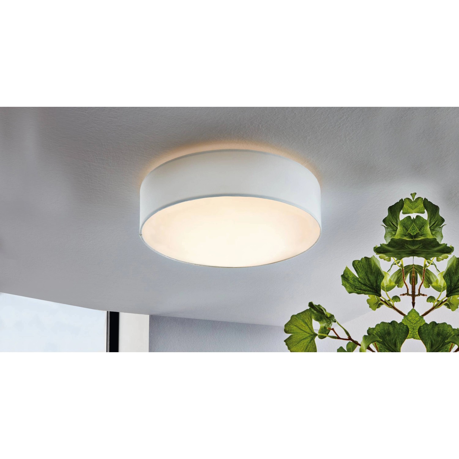 Weiße EGLO Deckenleuchte REVILLA 1-flammig, Textilschirm, Durchmesser 38cm. Ideal für Wohn- und Schlafzimmer.