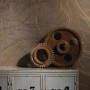 Colani Vliestapete Visions Striche Grob Braun mit Zahnrädern auf Metallschrank.