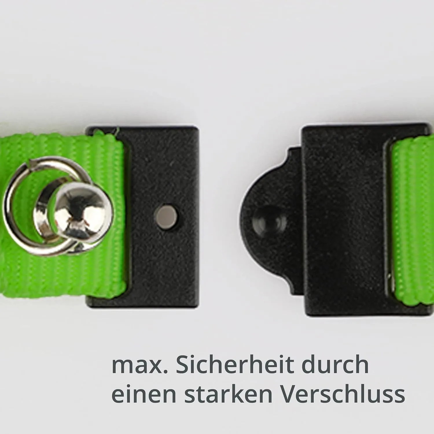 Grünes PETSATION Katzenhalsband mit offenem schwarzem Sicherheitsverschluss und Metallring. Hohe Sicherheit.