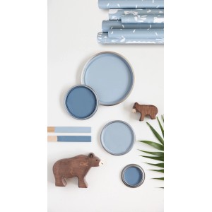 Little Dutch Wandfarbe Pure Blue, verschiedene Farbtöne und Deko-Elemente.
