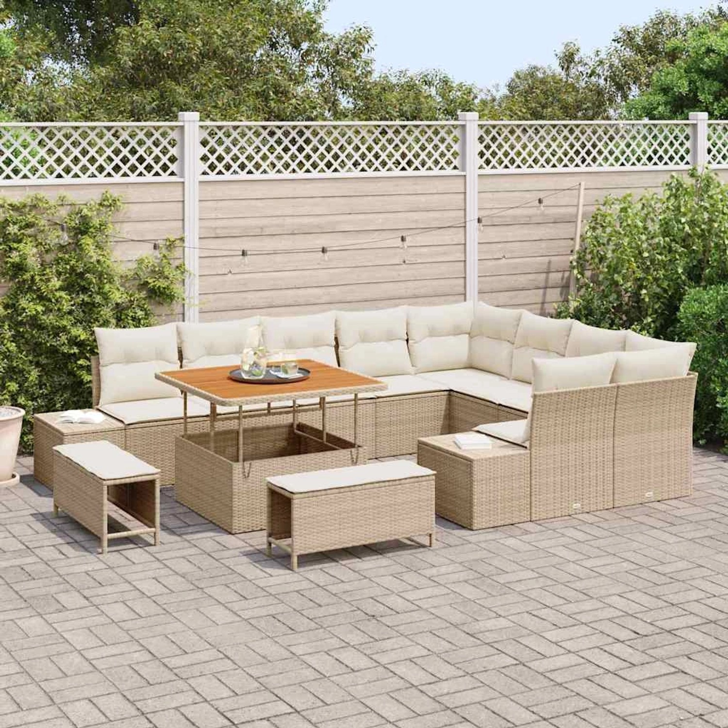Beiges 12-tlg. vidaXL Garten-Sofa-Set mit Stauraum aus Poly Rattan, inkl. Tisch und Hockern.