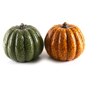 Zwei Deko-Kürbisse aus Keramik in Grün und Ocker, Herbstdeko.