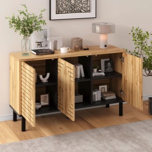 Modernes Sideboard 120x35x68 cm in Holzoptik mit 3 Türen, Wellenmuster. Offene Fächer zeigen Stauraum.