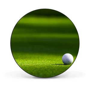 Runde, schwarze Magnettafel mit Motiv 'Einsamer Golfball'. Wanddekoration für Büro und Zuhause.
