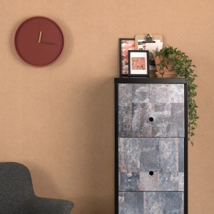 Venilia Klebefolie Rost Blau auf Kommode, 67,5x150cm. Dekorfolie für Möbel und Oberflächen.