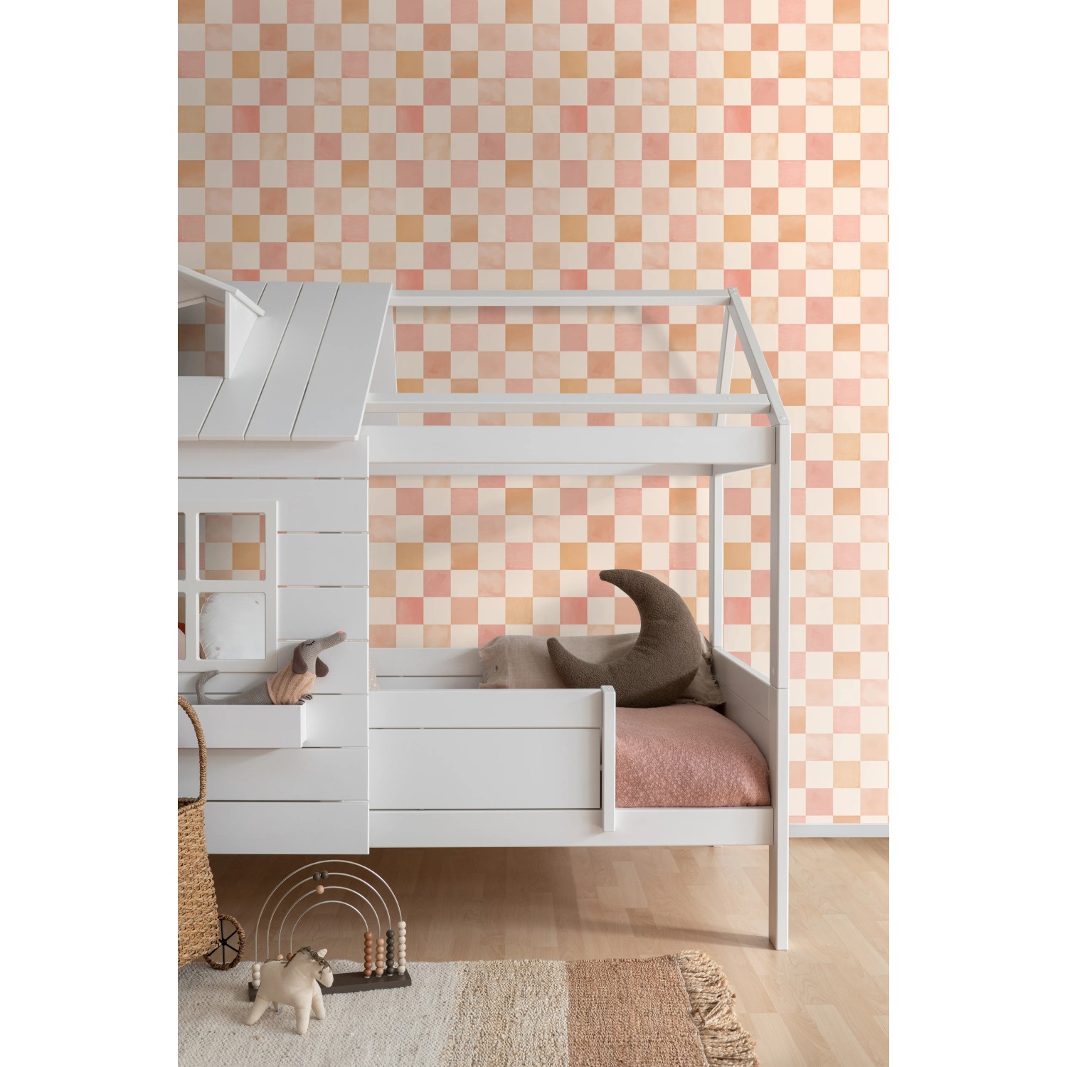 ESTAhome Vliestapete mit beigem, orangefarbenem und rosa Karomuster an einer Wand, ideal für moderne Wandgestaltung.