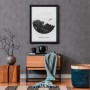 Vliestapete Trendwall 2 Uni Grau Bronze Glänzend an Wohnzimmerwand.