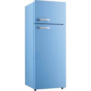 Hellblaue PKM Kühl-Gefrierkombination GK210-2 LB mit silbernen Griffen.