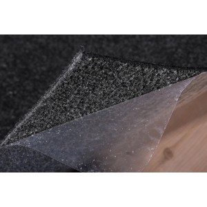 Nahaufnahme einer anthrazitfarbenen, selbstklebenden Andiamo Teppichfliese (40x40 cm).