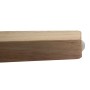 Detailaufnahme: Helles Holzbein mit Kunststoffgleiter des MCW Esszimmerstuhls Chesterfield II.