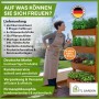 Braunes 4-Etagen Hochbeet aus Holz mit Bepflanzung für Balkon oder Terrasse.