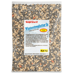 Transparenter Beutel Supravit Winterstreufutter für Wildvögel, 2,5 kg. Sichtbar sind Sonnenblumenkerne, Erdnüsse, Getreide.