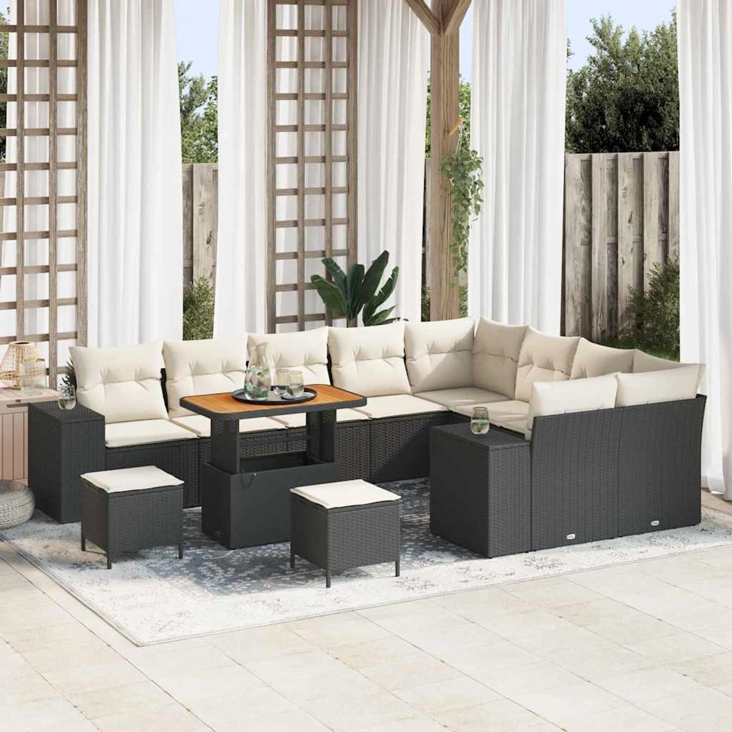 Schwarzes 12-tlg. vidaXL Garten-Sofa-Set aus Poly Rattan mit höhenverstellbarem Tisch und Hockern.