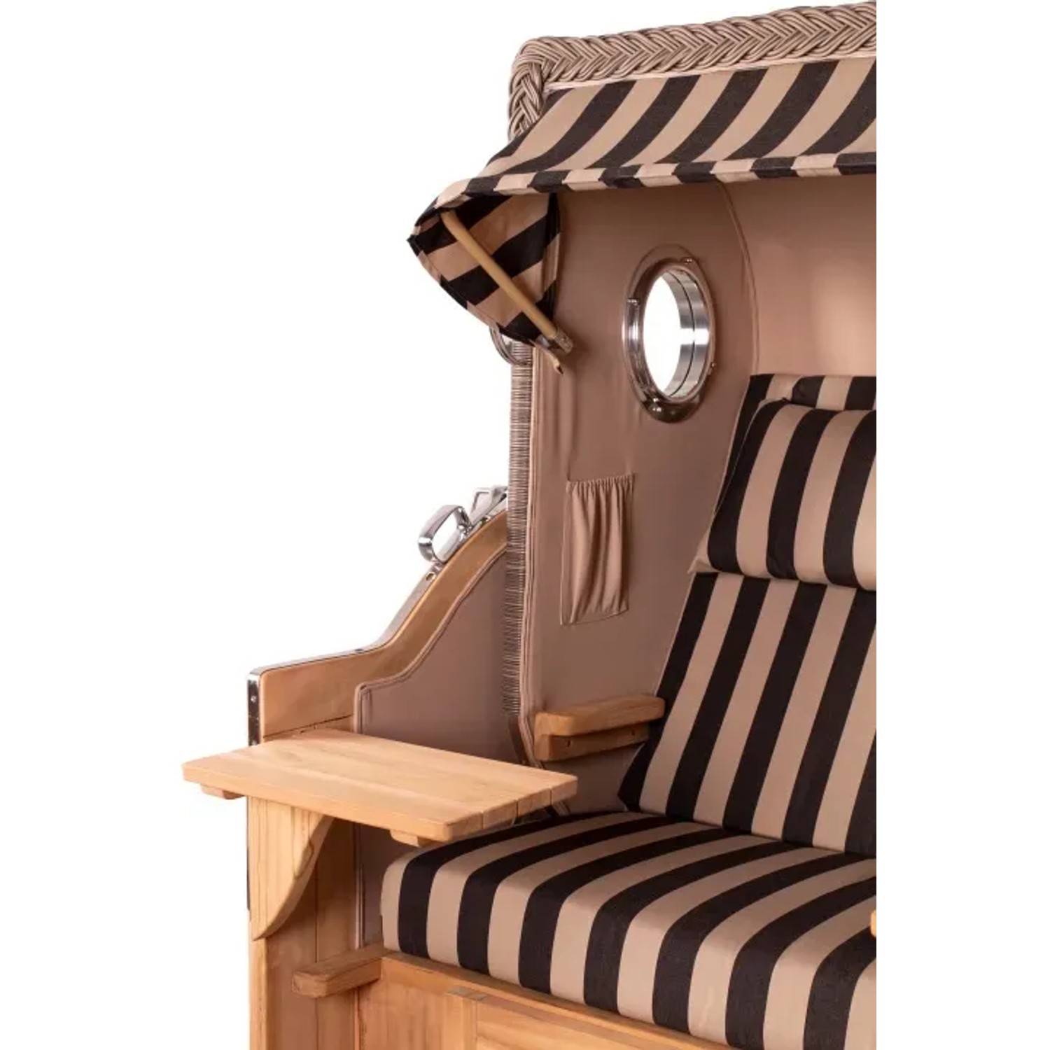 Detailansicht des GarWoh Strandkorbs Rantum Grande Teak mit grau-braun gestreiftem Dessin.