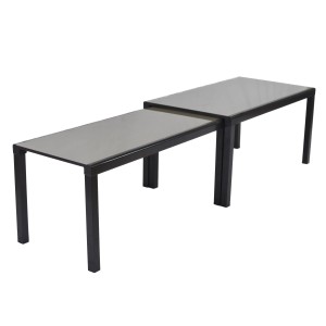 Ausziehbarer Merxx Gartentisch, anthrazitfarben, mit Aluminiumgestell und Glasplatte.