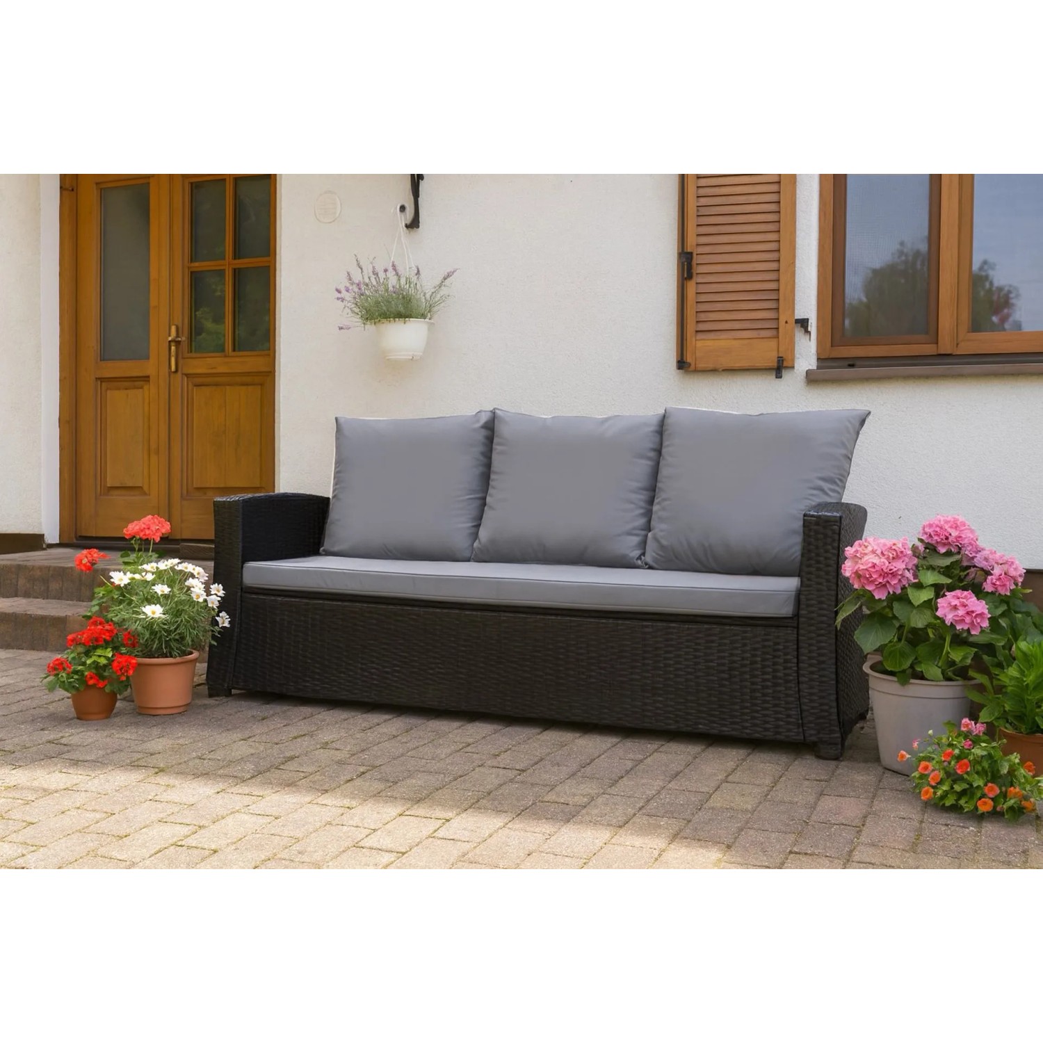 Graues 3-Sitzer Gartensofa mit Setgarden Mix-Techno Gartenkissen (170x60x50 cm) für Polyrattan Möbel.