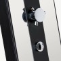 Detailaufnahme: Aluminium-Solardusche Luxe, Fokus auf Armatur und Fußwaschhahn.