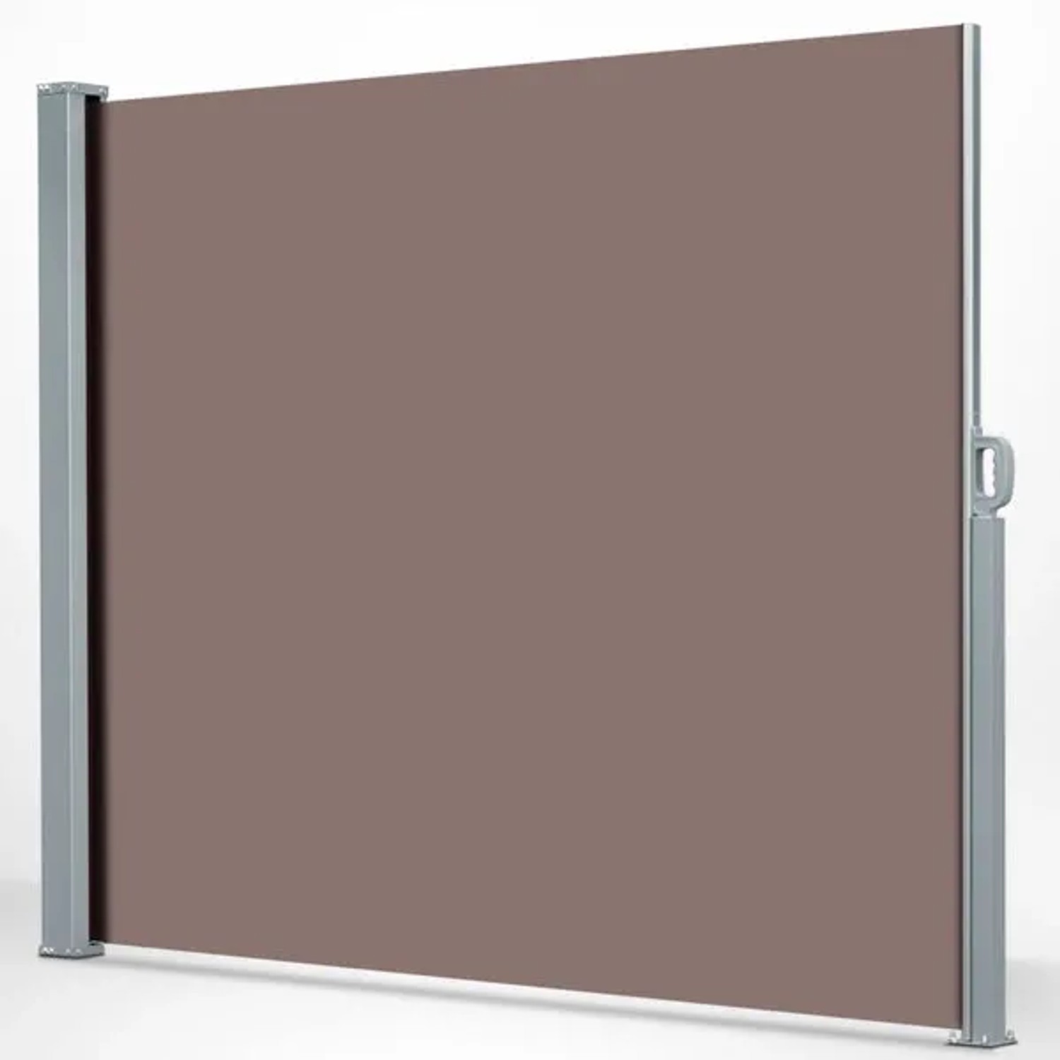 Ausgezogene, blickdichte, braune Seitenmarkise für Balkon oder Terrasse.