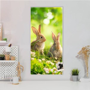 Weiße Magnettafel 37x78cm mit Hasenmotiv, inklusive Magnete. Dekorative Wanddekoration für Notizen.