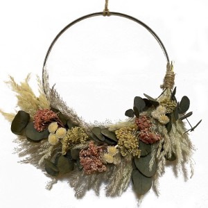 Trockenblumen-Halbkranz in Natur, Orange und Grün, Durchmesser 30 cm.
