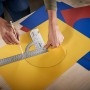 Wolfcraft Universalwinkel 200x300 mm beim Zeichnen eines Kreises auf gelbem Papier.