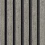 Akustikpaneel Muster Eiche Grau, foliert, mit schwarzem Filz. Detailaufnahme der Holzstruktur.