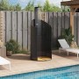 Schwarze vidaXL Gartendusche aus Poly Rattan und Akazienholz, 100x100x241,5 cm.