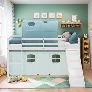 Weißes Kinder Hochbett 90x200 aus Kiefernholz mit Rutsche, mintgrünem Vorhang und blauem Tunnel. Abenteuerbett.