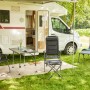 Siena Garden Campingsessel Premium, anthrazitfarbener Klappstuhl vor Wohnmobil.