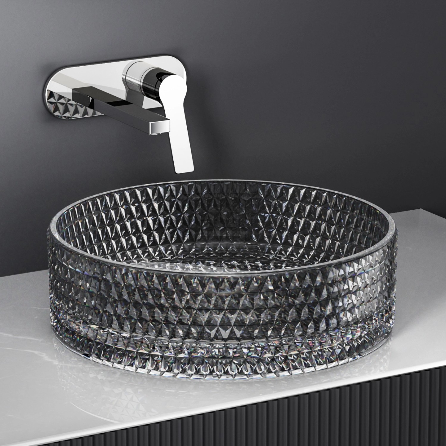 Rundes Emke Aufsatzwaschbecken aus schwarzem Glas mit Facettenmuster und Armatur.