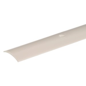 Beiges Kunststoff Bodenausgleichsprofil, 1 mm stark, 30 mm breit und 900 mm lang.