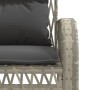 Detailansicht: Hellgraue vidaXL Garten-Sofagarnitur aus Rattan mit grauen Kissen.