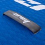 Detailaufnahme: Tragegriff am blauen ZRAY Stand Up Paddle Board. Rutschfestes EVA-Deck.