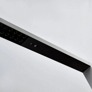 Moderne, dimmbare Arcchio LED Bürostehleuchte Jolinda aus Aluminium, Detailansicht.