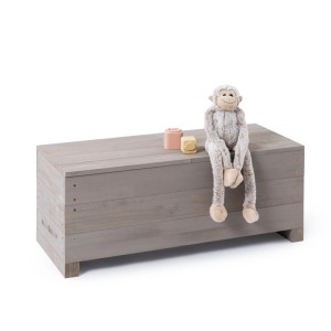 MUDDY BUDDY Sandkasten/Sitzbank Discoverer warmgrau mit Spielzeugaffe und Bauklötzen.
