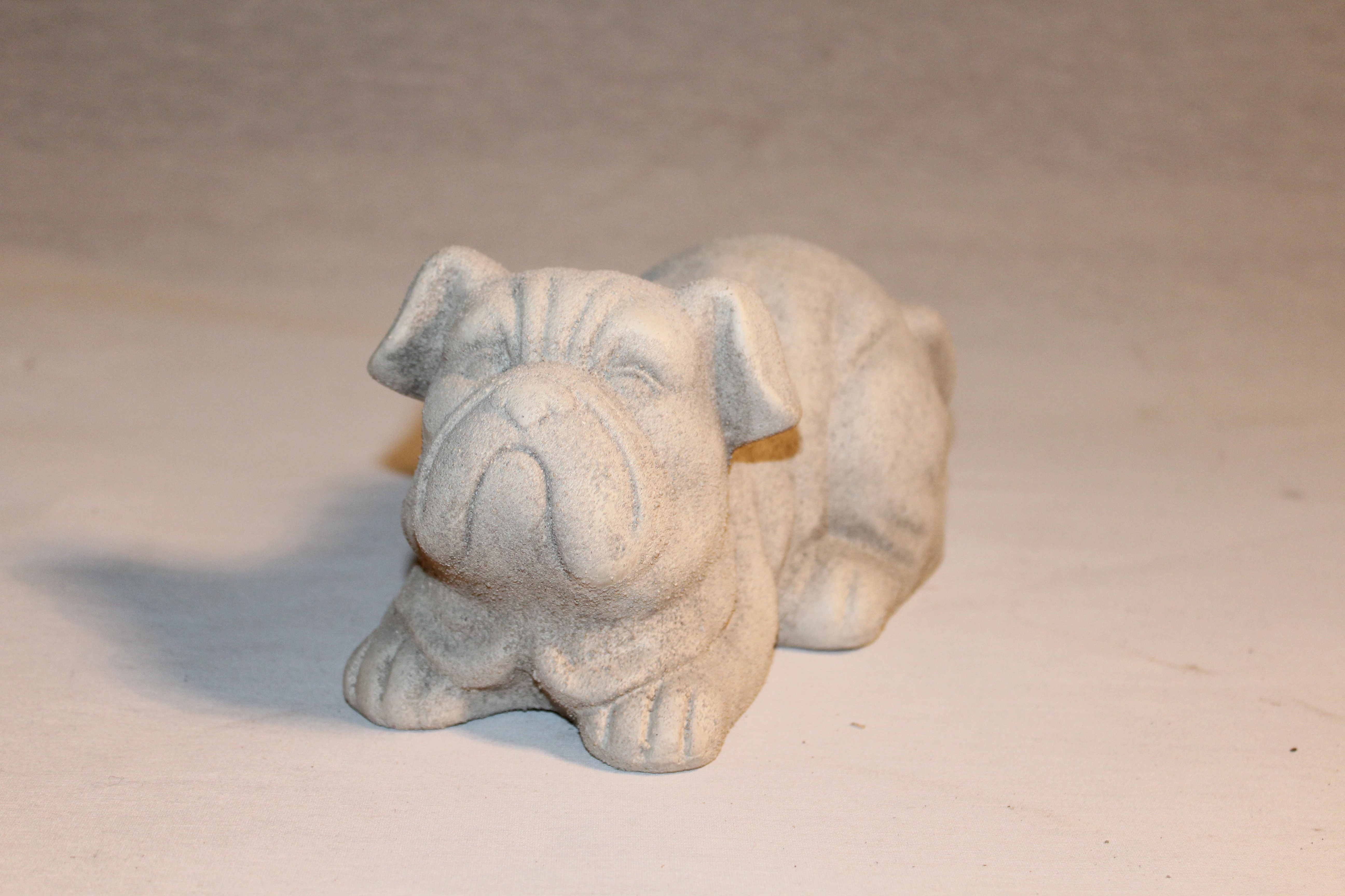 Deko-Figur Hund 23 cm Sandsteinfarbe kaufen bei OBI