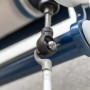 Detailaufnahme: Bauheld Markisenöse, rund, 12 mm, RAL 7035, für Kugelhaken an einer Markise.