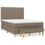 Boxspringbett Taupe (140x200 cm) mit Matratze und Bank. Stoffbezug, verstellbares Kopfteil.