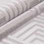 Detailansicht des silbernen Ayyildiz Kurzflorteppich Sahara mit geometrischem Muster.