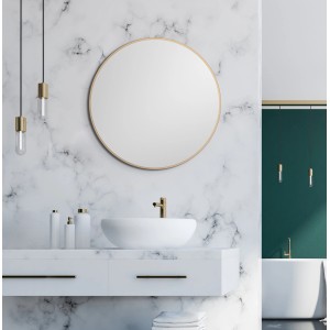 Goldener DSK Design-Wandspiegel Picasso, Ø 60 cm, im modernen Badezimmer.