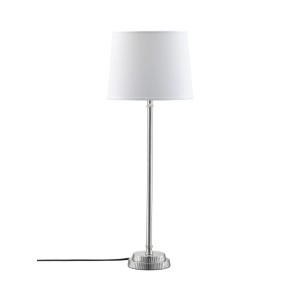 Schmale, chromfarbene PR Home Tischlampe Kent mit weißem Textilschirm, 59 cm hoch.