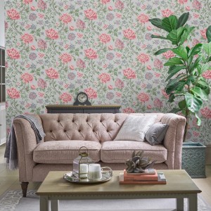 Laura Ashley Vliestapete Tapestry Floral Slate Grey mit Blumenmuster im Wohnraum.