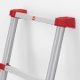 Detailansicht der Hailo Alu-Teleskopleiter T100 FlexLine mit roten Elementen.