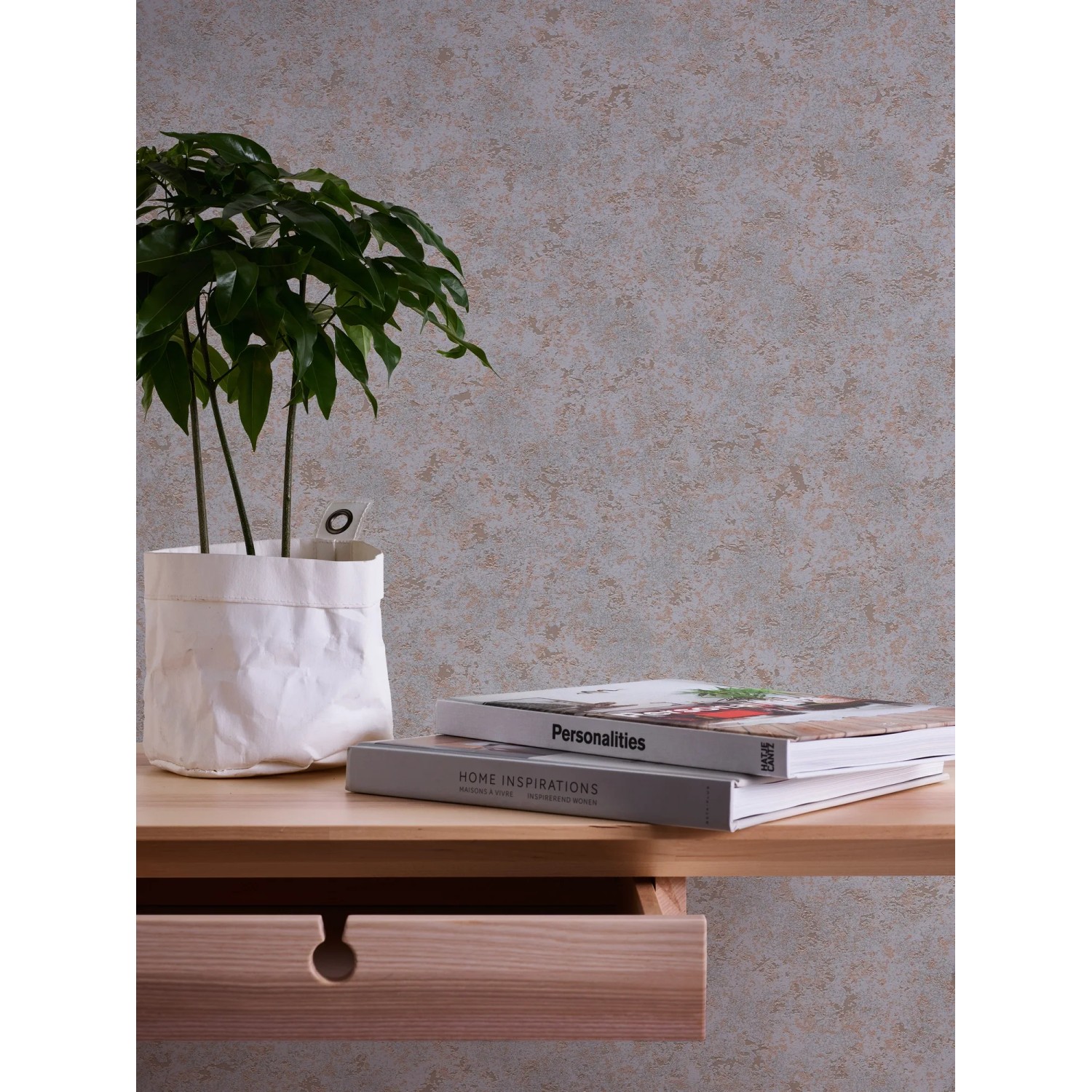 Vliestapete Attractive Uni grau-braun-bronze mit leichter Struktur und Glanz.