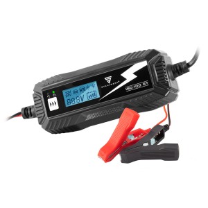 STAHLWERK Batterieladegerät IBC-100 ST mit Display und Batterieklemmen für Autopflege.