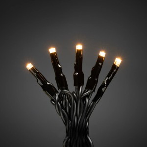 Konstsmide LED-Lichterkette mit 200 warmweißen Dioden und schwarzem Kabel für den Außenbereich.