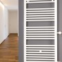 Weißer Ximax Badheizkörper Hektor (1838x600) an grauer Wand. Heizkörper für Bad und Handtücher.